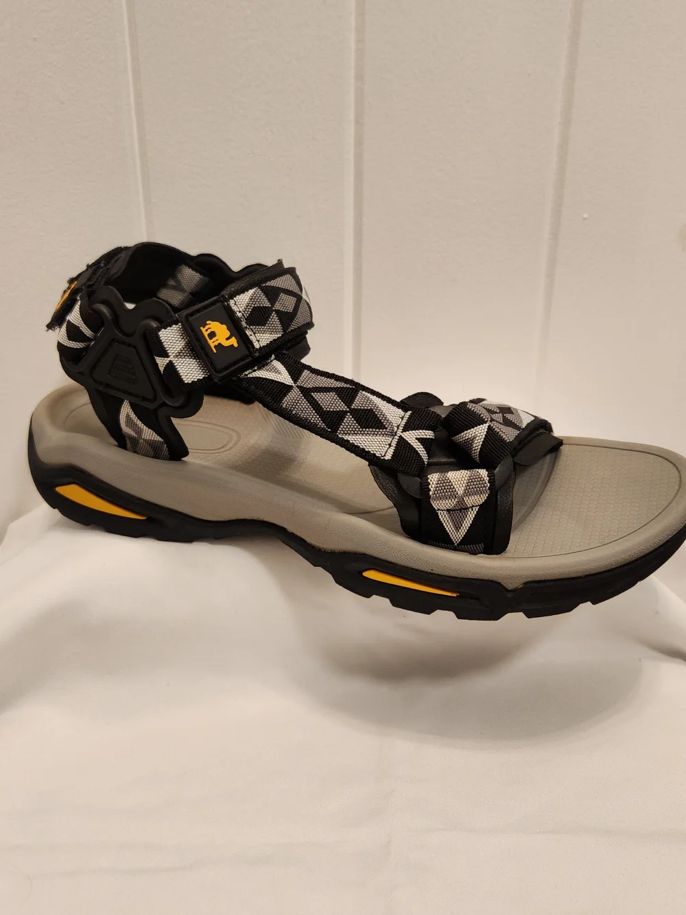 Camel Crown Men’s Size 8  Waterproof Hiking Outdoor Sport Sandals Shoes Strappy